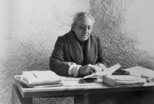 Ο Νικηφόρος πίσω από τον Βρεττάκο: Η ανθρώπινη πλευρά του ποιητή μέσα από ένα... πακέτο τσιγάρα