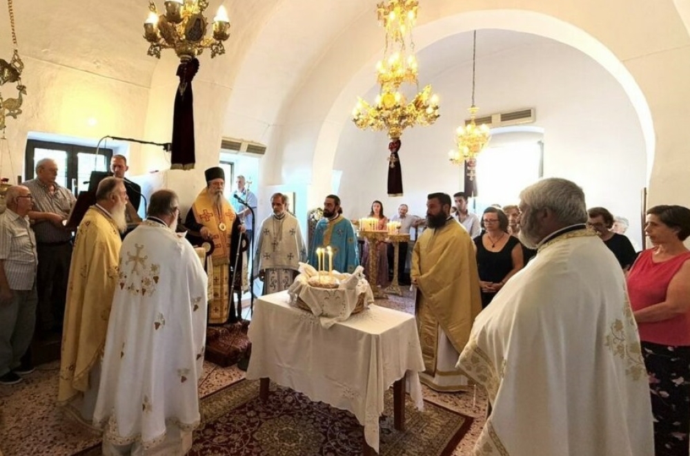 &Lambda;&alpha;&mu;&pi;&rho;ή &pi;&alpha;&nu;ή&gamma;&upsilon;&rho;&eta;  &sigma;&tau;&omicron;&nu; &Iota;&Nu; &Alpha;&gamma;ί&alpha;&sigmaf; &Kappa;&upsilon;&rho;&iota;&alpha;&kappa;ή&sigmaf; &Mu;&omicron;&nu;&epsilon;&mu;&beta;&alpha;&sigma;ί&alpha;&sigmaf; (&Phi;&Omega;&Tau;&Omicron;)