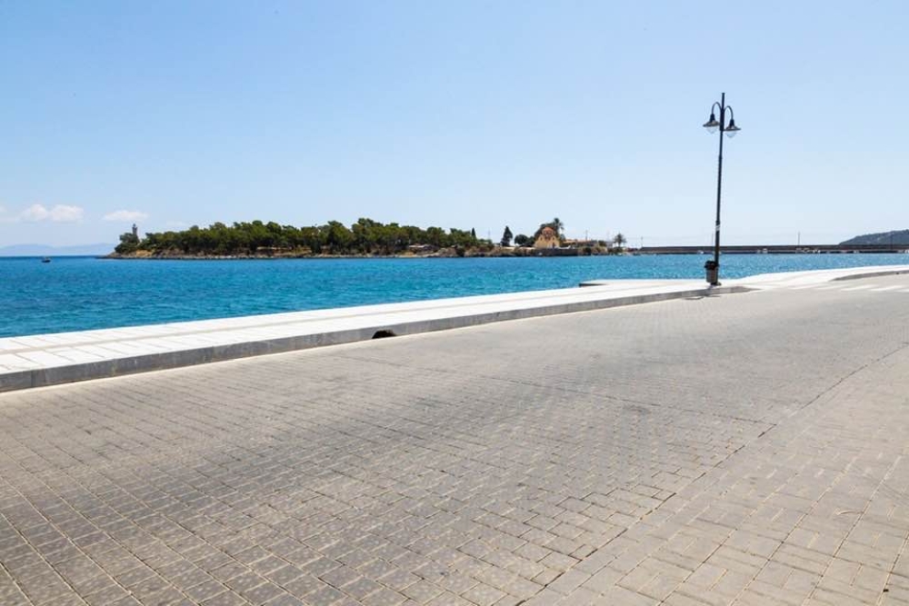 &Sigma;&upsilon;&nu;&epsilon;&chi;ί&zeta;&epsilon;&tau;&alpha;&iota; &kappa;&alpha;&iota; &tau;&epsilon;&lambda;&epsilon;&iota;ώ&nu;&epsilon;&iota; &eta; &alpha;&nu;ά&pi;&lambda;&alpha;&sigma;&eta; &tau;&omicron;&upsilon; &Gamma;&upsilon;&theta;&epsilon;ί&omicron;&upsilon;