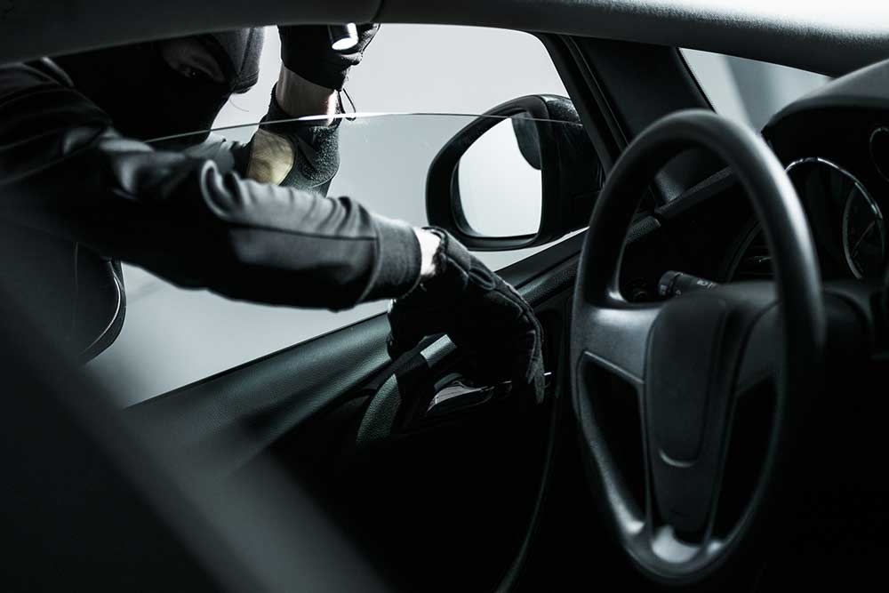 Έ&kappa;&lambda;&epsilon;&psi;&alpha;&nu; &sigma;&tau;&omicron;&nu; &Kappa;&epsilon;&phi;&alpha;&lambda;ά &kappa;&alpha;&iota; &laquo;&pi;&iota;ά&sigma;&tau;&eta;&kappa;&alpha;&nu;&raquo; &sigma;&tau;&eta;&nu; &Tau;&rho;ί&pi;&omicron;&lambda;&eta;