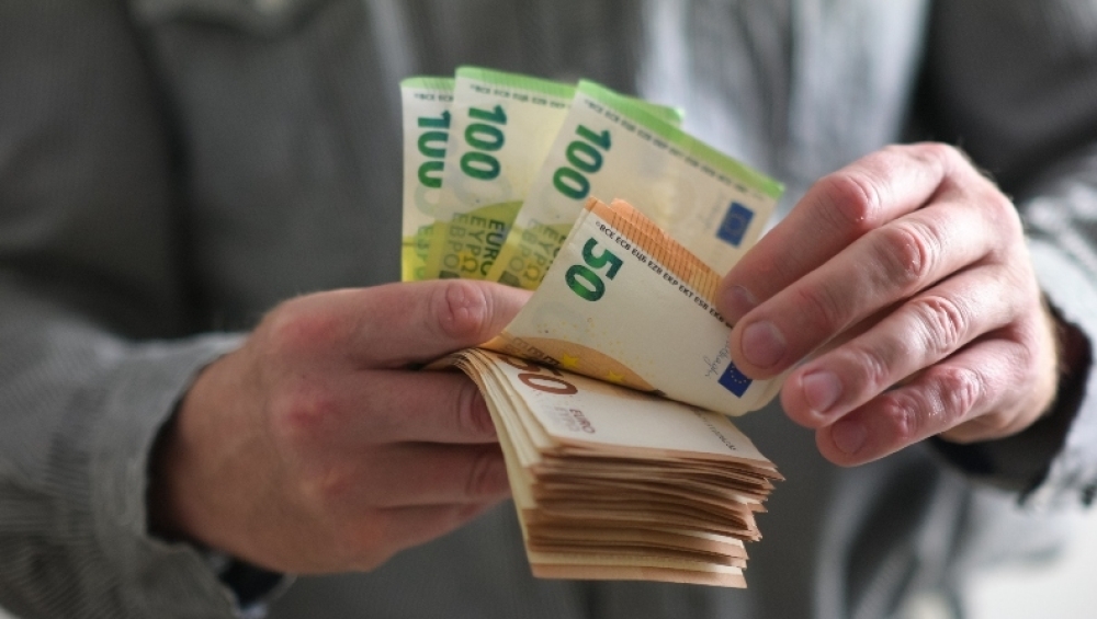 &Pi;&lambda;&omicron;ύ&tau;&omicron;&sigmaf;: &Tau;&omicron; &laquo;&pi;&lambda;&omicron;&upsilon;&sigma;&iota;ό&tau;&epsilon;&rho;&omicron;&raquo; 10% &tau;&omega;&nu; &Epsilon;&lambda;&lambda;ή&nu;&omega;&nu; &kappa;&alpha;&tau;έ&chi;&epsilon;&iota; &tau;&omicron; 45%