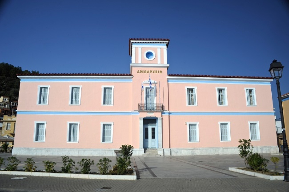 &Sigma;&upsilon;&nu;&epsilon;&delta;&rho;&iota;ά&zeta;&epsilon;&iota; &tau;&omicron; &Delta;&eta;&mu;&omicron;&tau;&iota;&kappa;ό &Sigma;&upsilon;&mu;&beta;&omicron;ύ&lambda;&iota;&omicron; &tau;&omicron;&upsilon; &Delta;ή&mu;&omicron;&upsilon; &Alpha;&nu;&alpha;&tau;&omicron;&lambda;&iota;&kappa;ή&sigmaf; &Mu;ά&nu;&eta;&sigmaf;