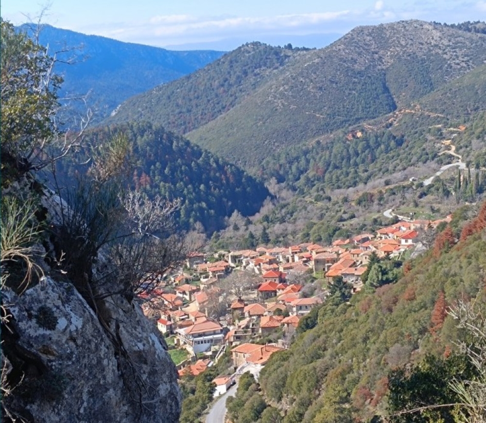 &Sigma;&tau;&alpha; &Tau;&sigma;ί&nu;&tau;&zeta;&iota;&nu;&alpha; &pi;&epsilon;&zeta;&omicron;&pi;&omicron;&rho;&epsilon;ί &omicron; &Epsilon;&Omicron;&Sigma; &Mu;&omicron;&lambda;ά&omega;&nu;-&Nu;&Alpha; &Lambda;&alpha;&kappa;&omega;&nu;ί&alpha;&sigmaf;