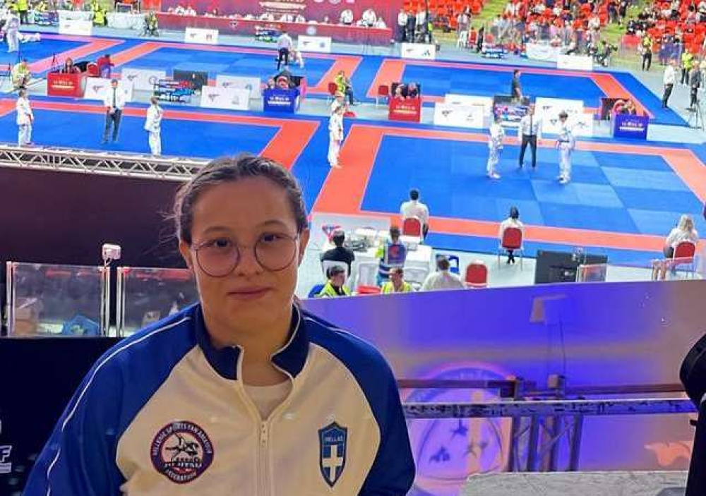 &laquo;Έ&lambda;&alpha;&mu;&psi;&epsilon;&raquo; &eta; &Kappa;&alpha;&tau;&epsilon;&rho;ί&nu;&alpha; &Kappa;&omicron;&nu;&tau;ά&kappa;&omicron;&upsilon; &sigma;&tau;&omicron; &Pi;&alpha;&gamma;&kappa;ό&sigma;&mu;&iota;&omicron; &Pi;&rho;&omega;&tau;ά&theta;&lambda;&eta;&mu;&alpha; &Zeta;ί&omicron;&upsilon;-&Zeta;ί&tau;&sigma;&omicron;&upsilon;