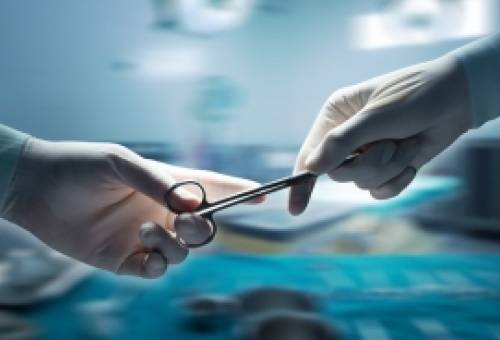 Αρρυθμίες με τα χειρουργεία στους Μολάους