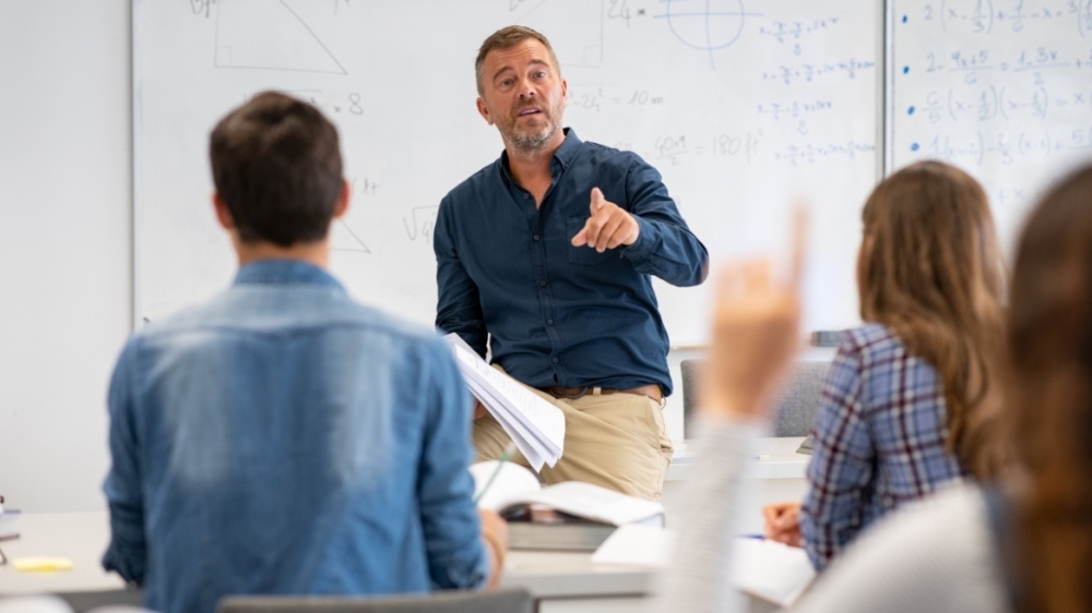 &Alpha;&nu;&alpha;&kappa;&omicron;&iota;&nu;ώ&theta;&eta;&kappa;&alpha;&nu; &omicron;&iota; &pi;&rho;&omicron;&sigma;&lambda;ή&psi;&epsilon;&iota;&sigmaf; 18.566 &alpha;&nu;&alpha;&pi;&lambda;&eta;&rho;&omega;&tau;ώ&nu; &epsilon;&kappa;&pi;&alpha;&iota;&delta;&epsilon;&upsilon;&tau;&iota;&kappa;ώ&nu; &gamma;&iota;&alpha; &tau;&omicron; 2025-2026