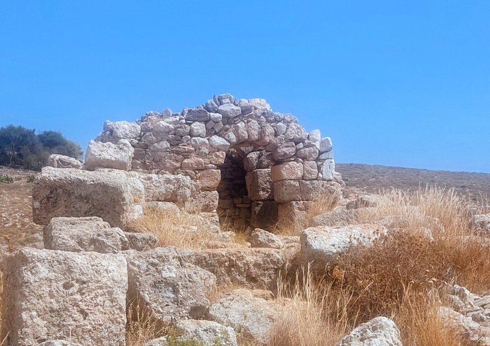 &Lambda;&alpha;&kappa;έ-&Delta;&alpha;&iota;&mu;&omicron;&nu;&iota;&kappa;ά: &Sigma;&tau;&omicron;&nu; &nu;&alpha;ό ό&pi;&omicron;&upsilon; &tau;&alpha; ό&nu;&epsilon;&iota;&rho;&alpha; &tau;&omega;&nu; &delta;&iota;&alpha;&beta;&alpha;&tau;ώ&nu; &alpha;&kappa;ό&mu;&alpha; &pi;&epsilon;&rho;&iota;&pi;&lambda;&alpha;&nu;ό&nu;&tau;&alpha;&iota;