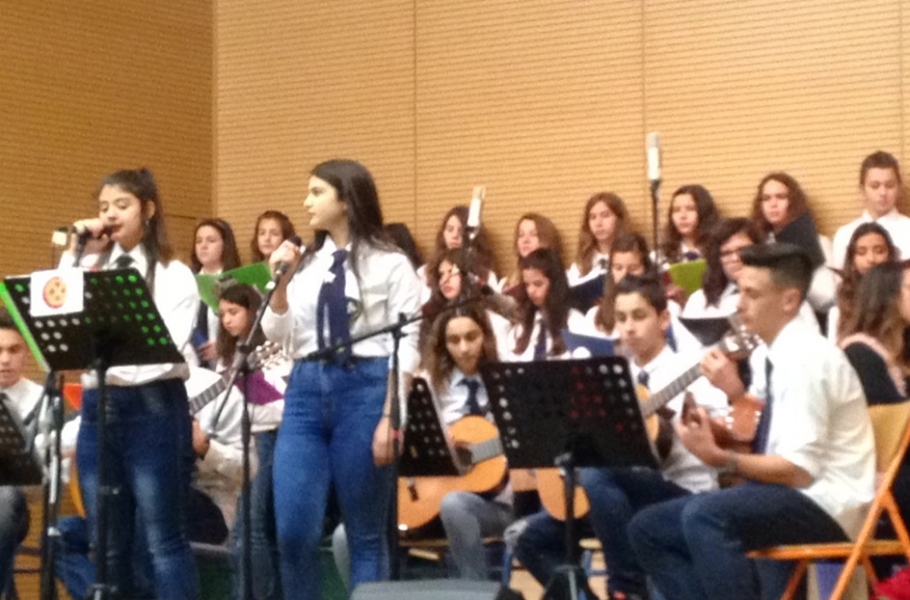 &Chi;&rho;&iota;&sigma;&tau;&omicron;&upsilon;&gamma;&epsilon;&nu;&nu;&iota;ά&tau;&iota;&kappa;&epsilon;&sigmaf; &mu;&epsilon;&lambda;&omega;&delta;ί&epsilon;&sigmaf; &sigma;&tau;&omicron; &Mu;&omicron;&upsilon;&sigma;&iota;&kappa;ό &Sigma;&chi;&omicron;&lambda;&epsilon;ί&omicron; &Sigma;&pi;ά&rho;&tau;&eta;&sigmaf;