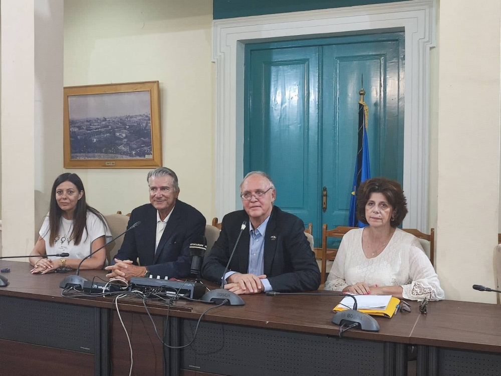 &Tau;&eta;&nu; ά&nu;&omicron;&iota;&xi;&eta; &sigma;&tau;&omicron;&upsilon;&sigmaf; &kappa;&iota;&nu;&eta;&mu;&alpha;&tau;&omicron;&gamma;&rho;ά&phi;&omicron;&upsilon;&sigmaf; &tau;&omicron; &laquo;Ό&nu;&epsilon;&iota;&rho;&omicron; &tau;&eta;&sigmaf; &Mu;&epsilon;&lambda;ί&nu;&alpha;&sigmaf;&raquo;