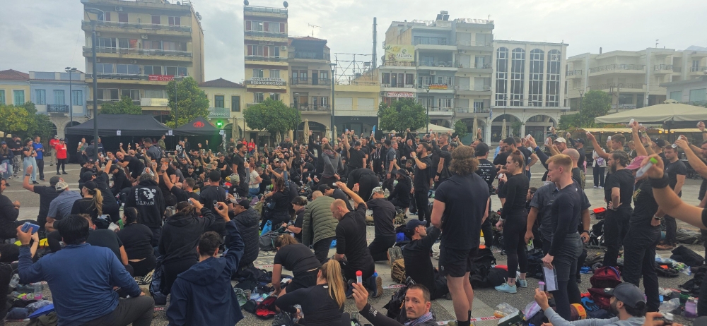 &Kappa;&alpha;&iota; ά&xi;&alpha;&phi;&nu;&alpha;&hellip; &alpha;&pi;ό&beta;&alpha;&sigma;&eta; &laquo;&kappa;&omicron;&mu;ά&nu;&tau;&omicron;&sigmaf;&raquo; &sigma;&tau;&eta; &Sigma;&pi;ά&rho;&tau;&eta;