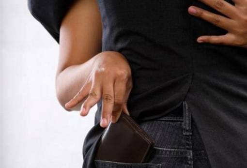 Θρασύτατη αρπαγή χρημάτων από ηλικιωμένους στη Σπάρτη