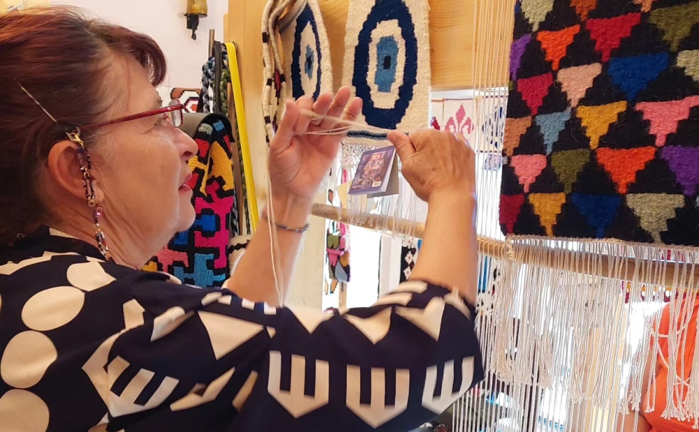 &Eta; &gamma;&epsilon;&rho;&alpha;&kappa;ί&tau;&iota;&kappa;&eta; &pi;&alpha;&rho;ά&delta;&omicron;&sigma;&eta; &delta;&iota;&alpha;&chi;έ&epsilon;&tau;&alpha;&iota; &sigma;&tau;&eta;&nu; &Alpha;&theta;ή&nu;&alpha;